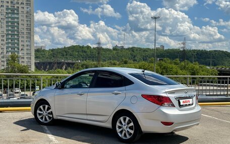 Hyundai Solaris II рестайлинг, 2011 год, 640 000 рублей, 20 фотография