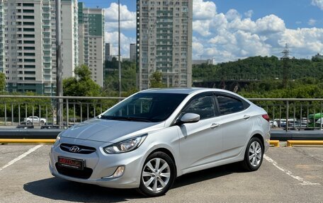 Hyundai Solaris II рестайлинг, 2011 год, 640 000 рублей, 32 фотография