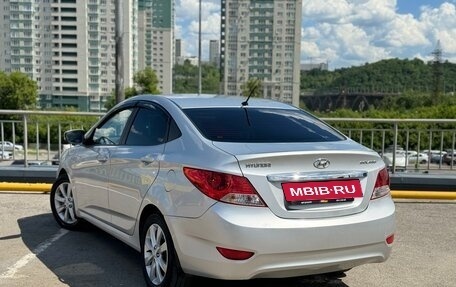 Hyundai Solaris II рестайлинг, 2011 год, 640 000 рублей, 21 фотография