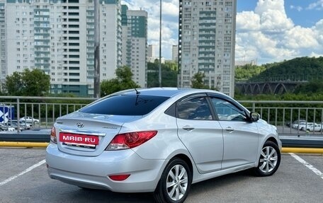 Hyundai Solaris II рестайлинг, 2011 год, 640 000 рублей, 23 фотография