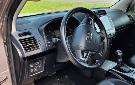 Toyota Land Cruiser Prado 150 рестайлинг 2, 2020 год, 4 190 000 рублей, 9 фотография