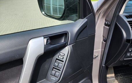 Toyota Land Cruiser Prado 150 рестайлинг 2, 2020 год, 4 190 000 рублей, 8 фотография
