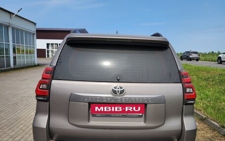 Toyota Land Cruiser Prado 150 рестайлинг 2, 2020 год, 4 190 000 рублей, 6 фотография