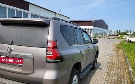 Toyota Land Cruiser Prado 150 рестайлинг 2, 2020 год, 4 190 000 рублей, 4 фотография