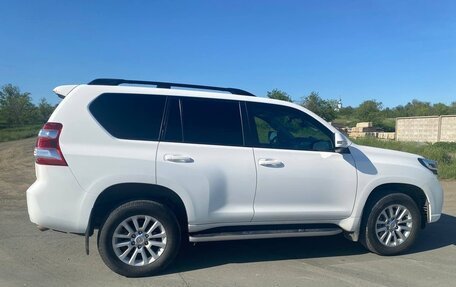 Toyota Land Cruiser Prado 150 рестайлинг 2, 2016 год, 3 750 000 рублей, 3 фотография