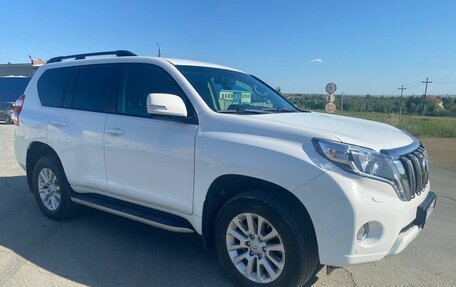 Toyota Land Cruiser Prado 150 рестайлинг 2, 2016 год, 3 750 000 рублей, 2 фотография