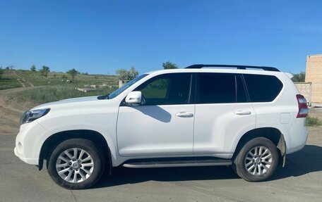 Toyota Land Cruiser Prado 150 рестайлинг 2, 2016 год, 3 750 000 рублей, 4 фотография