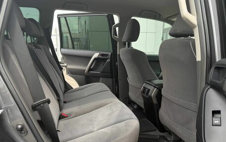 Toyota Land Cruiser Prado 150 рестайлинг 2, 2011 год, 2 713 000 рублей, 13 фотография