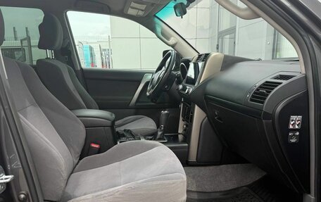 Toyota Land Cruiser Prado 150 рестайлинг 2, 2011 год, 2 713 000 рублей, 12 фотография