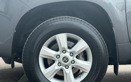 Toyota Land Cruiser Prado 150 рестайлинг 2, 2011 год, 2 713 000 рублей, 23 фотография
