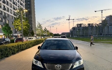 Toyota Camry, 2012 год, 1 970 000 рублей, 2 фотография