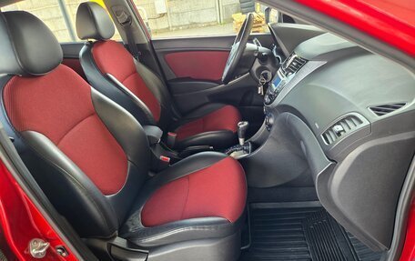 Hyundai Solaris II рестайлинг, 2011 год, 750 000 рублей, 20 фотография