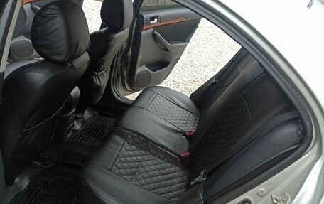 Toyota Avensis III рестайлинг, 2007 год, 690 000 рублей, 10 фотография