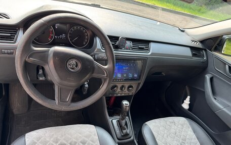 Skoda Rapid I, 2015 год, 1 000 000 рублей, 12 фотография