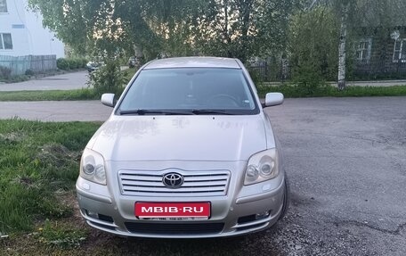 Toyota Avensis III рестайлинг, 2003 год, 620 000 рублей, 1 фотография