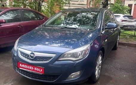 Opel Astra J, 2010 год, 605 000 рублей, 1 фотография