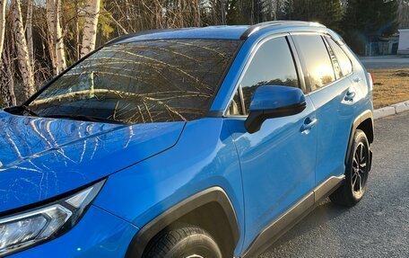 Toyota RAV4, 2020 год, 3 320 000 рублей, 9 фотография