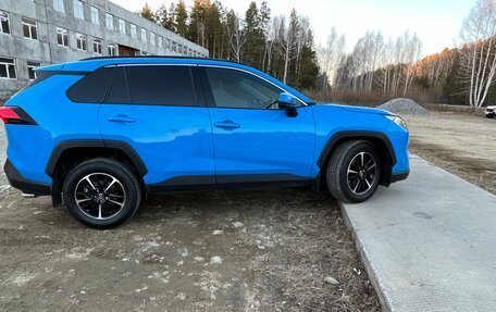 Toyota RAV4, 2020 год, 3 320 000 рублей, 8 фотография