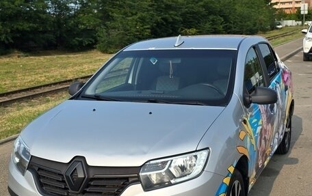 Renault Logan II, 2018 год, 700 000 рублей, 3 фотография