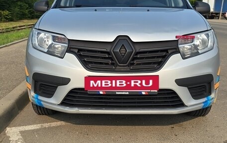 Renault Logan II, 2018 год, 700 000 рублей, 2 фотография
