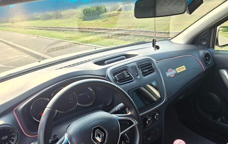 Renault Logan II, 2018 год, 700 000 рублей, 12 фотография