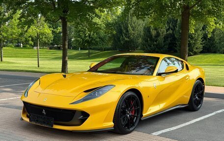 Ferrari 812, 2018 год, 31 500 000 рублей, 2 фотография