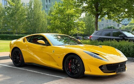 Ferrari 812, 2018 год, 31 500 000 рублей, 13 фотография