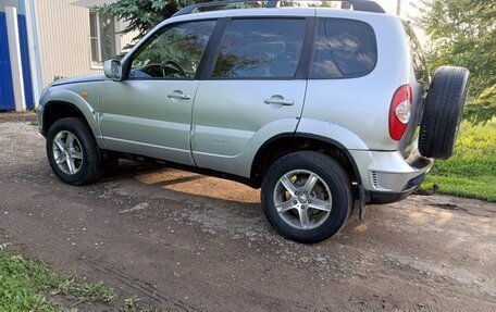 Chevrolet Niva I рестайлинг, 2010 год, 450 000 рублей, 3 фотография