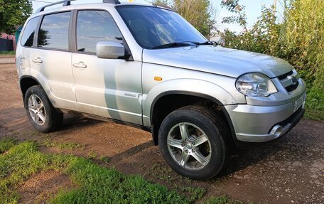 Chevrolet Niva I рестайлинг, 2010 год, 450 000 рублей, 6 фотография