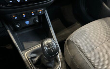 Hyundai Solaris II рестайлинг, 2019 год, 1 390 000 рублей, 23 фотография