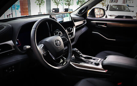 Toyota Highlander, 2025 год, 6 650 000 рублей, 16 фотография