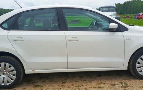 Volkswagen Polo VI (EU Market), 2013 год, 750 000 рублей, 2 фотография