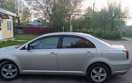 Toyota Avensis III рестайлинг, 2003 год, 620 000 рублей, 2 фотография