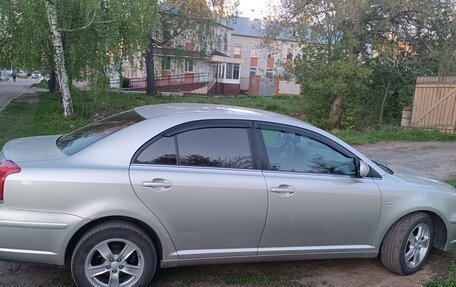 Toyota Avensis III рестайлинг, 2003 год, 620 000 рублей, 4 фотография