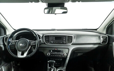 KIA Sportage IV рестайлинг, 2018 год, 2 000 000 рублей, 13 фотография