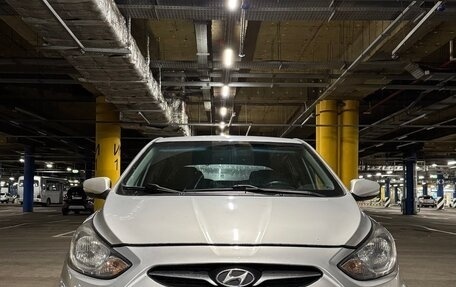 Hyundai Solaris II рестайлинг, 2011 год, 745 000 рублей, 1 фотография
