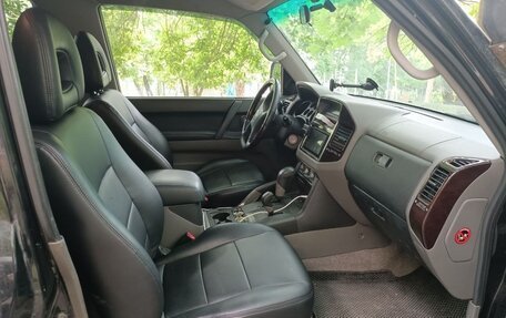 Mitsubishi Pajero III рестайлинг, 2002 год, 650 000 рублей, 12 фотография