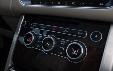 Land Rover Range Rover IV рестайлинг, 2017 год, 5 990 000 рублей, 28 фотография