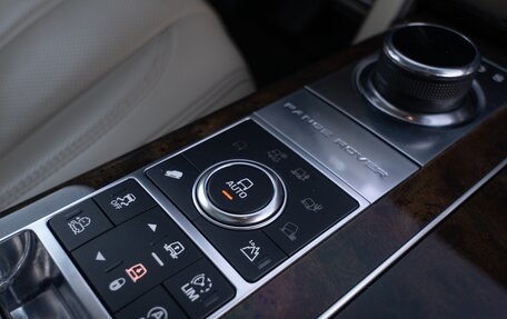 Land Rover Range Rover IV рестайлинг, 2017 год, 5 990 000 рублей, 31 фотография