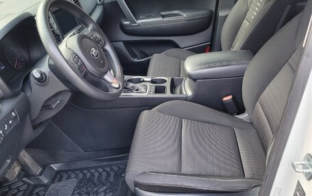 KIA Sportage IV рестайлинг, 2017 год, 2 125 000 рублей, 10 фотография