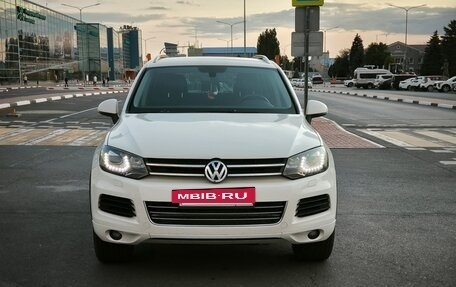 Volkswagen Touareg III, 2011 год, 1 700 000 рублей, 2 фотография