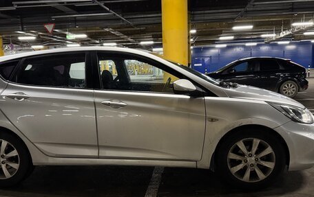 Hyundai Solaris II рестайлинг, 2011 год, 745 000 рублей, 2 фотография