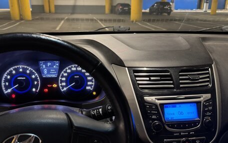 Hyundai Solaris II рестайлинг, 2011 год, 745 000 рублей, 5 фотография