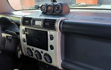 Toyota FJ Cruiser, 2007 год, 2 399 000 рублей, 6 фотография