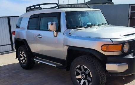 Toyota FJ Cruiser, 2007 год, 2 399 000 рублей, 2 фотография