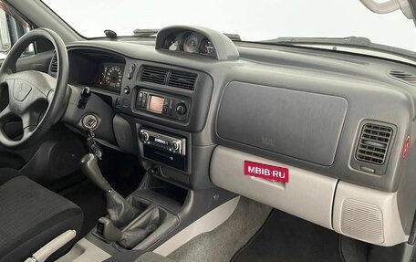 Mitsubishi Pajero Sport II рестайлинг, 2004 год, 879 000 рублей, 15 фотография