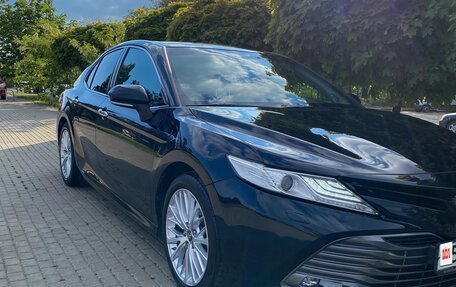 Toyota Camry, 2018 год, 2 980 000 рублей, 4 фотография