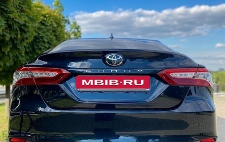 Toyota Camry, 2018 год, 2 980 000 рублей, 5 фотография