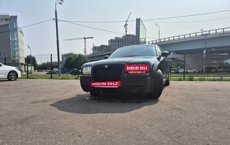 Chrysler 300C II, 2004 год, 685 000 рублей, 2 фотография