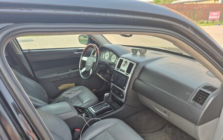Chrysler 300C II, 2004 год, 685 000 рублей, 9 фотография